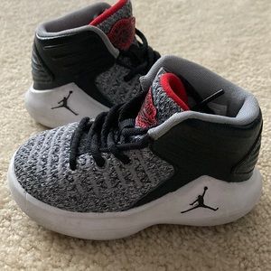Air Jordan sneakers size 5